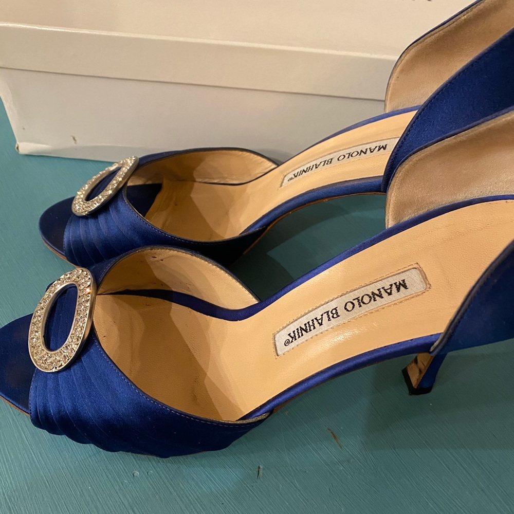 Manolo Blahnik Sedaraby Satin blue size 40